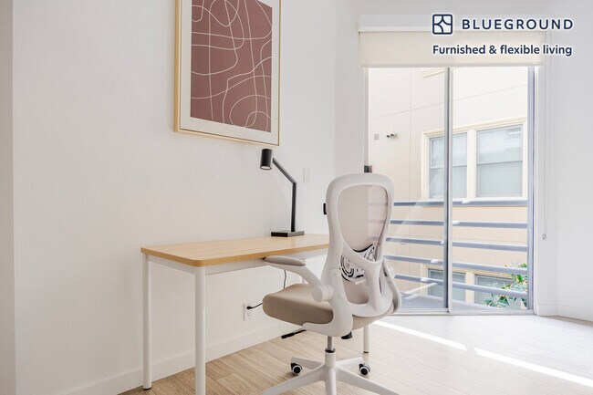 Foto del edificio - 8600 Burton Way