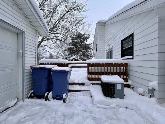 Building Photo - Four Bedroom Home in Southeast Grand Rapids