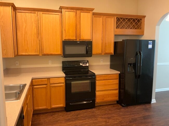 Building Photo - 2711 Salina Ct