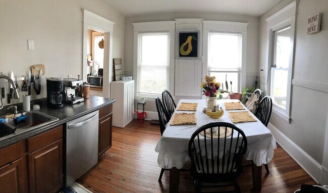 Building Photo - 24 Lawler St