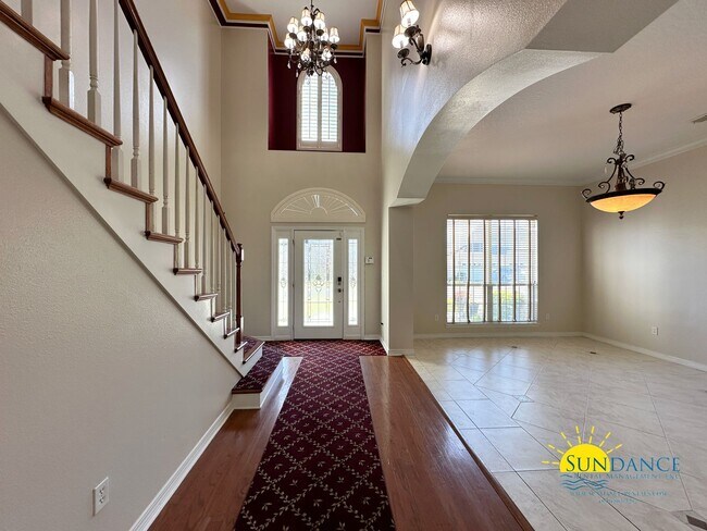 Foto del edificio - Stunning 4 Bedroom in Gated Community with...