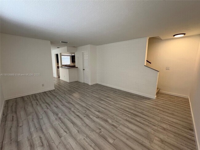 Foto del edificio - 5967 NW 23rd St