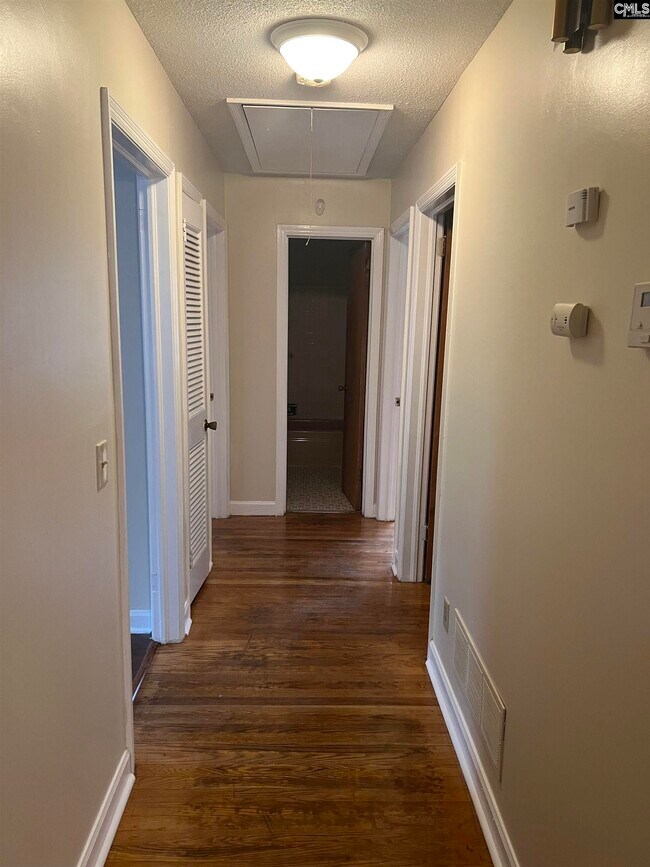 Foto del edificio - 1328 Fairview Dr