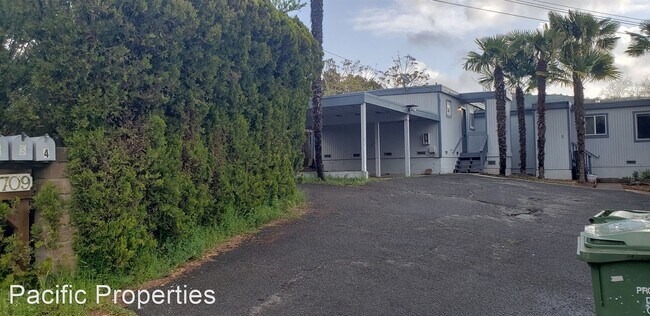 Building Photo - 17709 Sunset Way