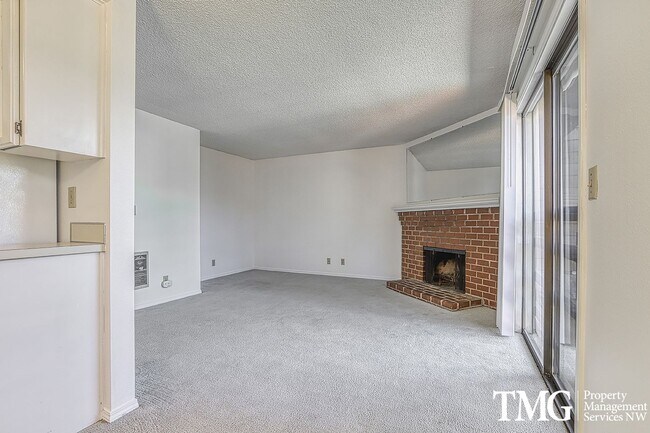 Photo - 1 Bed 1 Bath Condo w/ Garage in Gated Comm...
