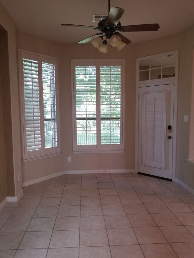 Building Photo - 2456 Lakewood Drive Grand Prairie, TX 75054