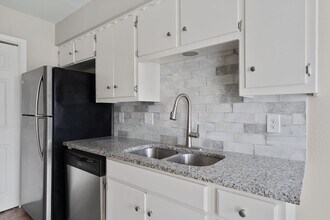 Building Photo - 701 Ramble Ln