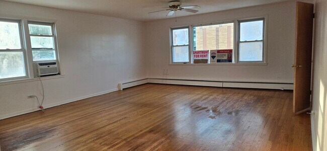 Foto del edificio - 3923 W Howard St