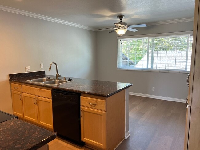 Interior Photo - Sundial Apartments