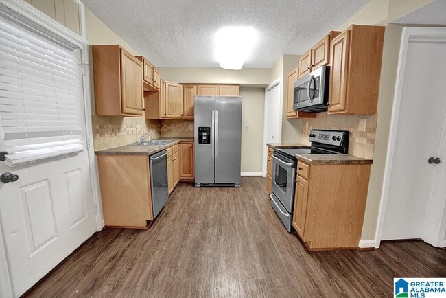 Building Photo - 1504 Al Seier Rd