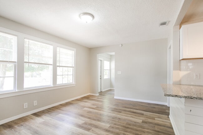 Building Photo - 3257 Liberty Cir