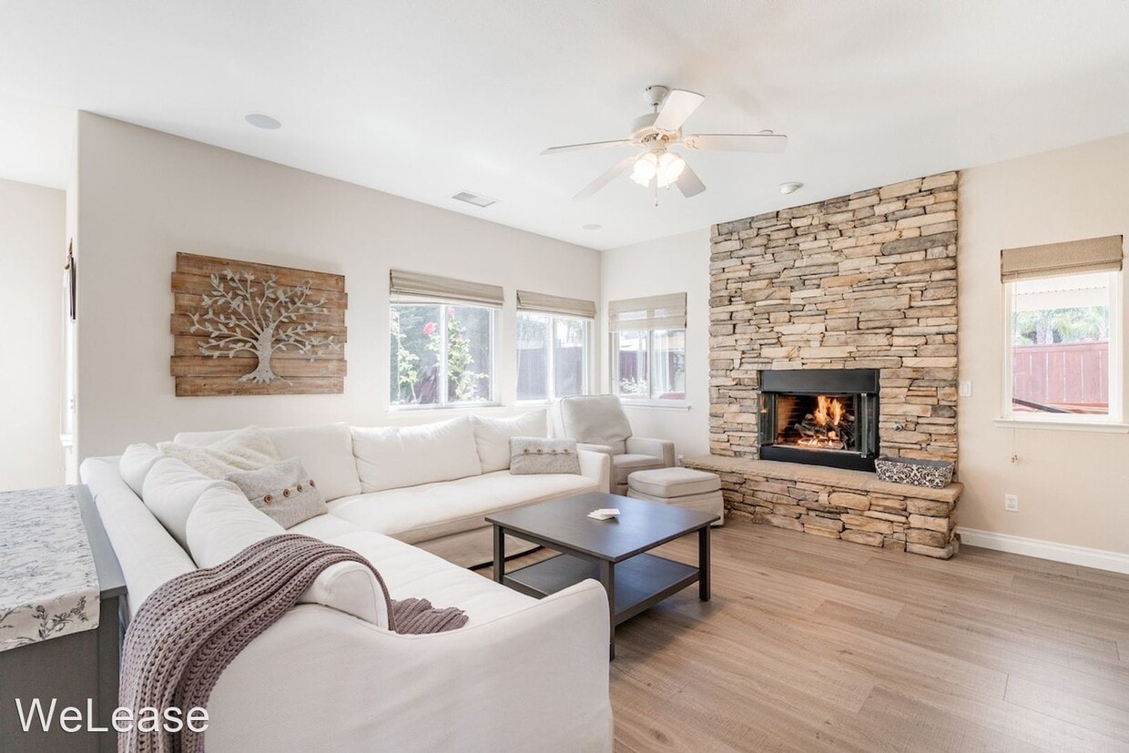 Primary Photo - 5 br, 3 bath House - 2071 Sole Glen