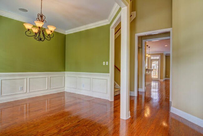 Building Photo - 4BD Spacious Brick Home in Holly Glen, Hol...