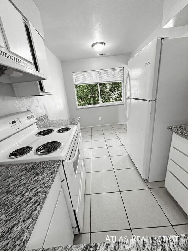 Photo - 303 University Dr Apartment