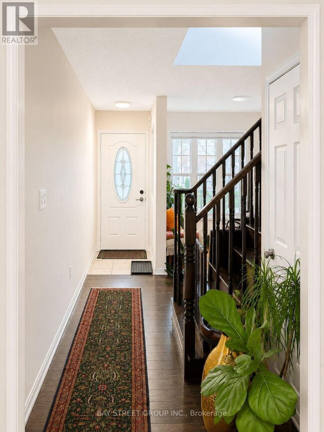 Building Photo - 884 McEwan Dr