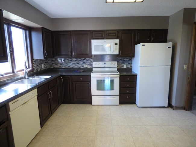 Foto del edificio - 4022 10th Ave NW