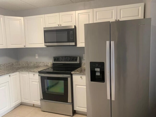 Foto del edificio - 2830 Somerset Park Dr