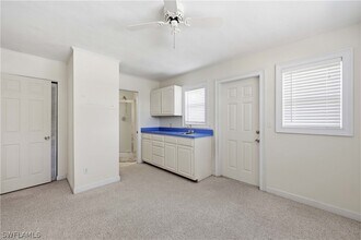 Building Photo - 1377 11th Ct N