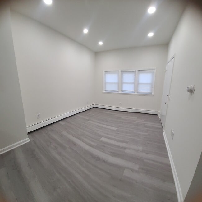 Building Photo - 6263 Limekiln Pike