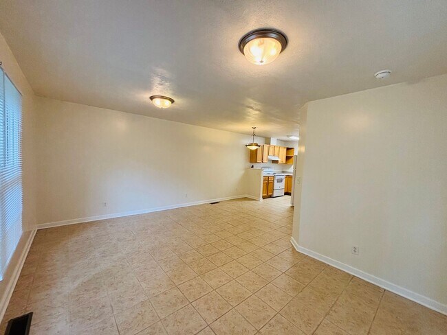 Foto del edificio - 3 Bedroom, 2.5 Bath Duplex