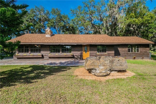 Building Photo - 3010 County Road 31, Clearwater, FL 33759