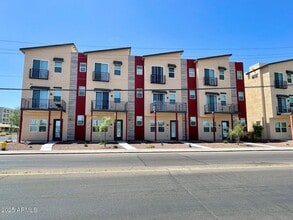Building Photo - 150 S Horne