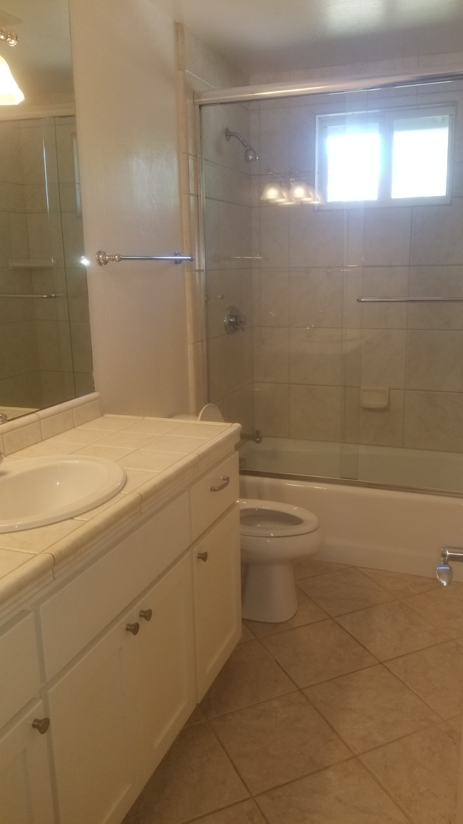 Foto del edificio - 16412 Peacock Ln