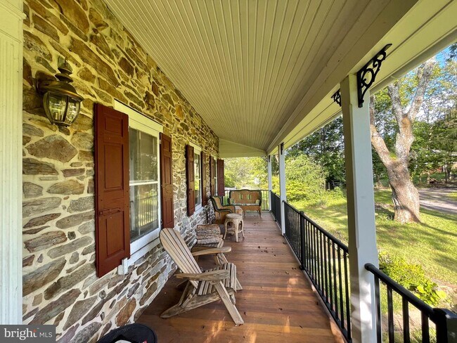 Building Photo - 105 Limekiln Ln