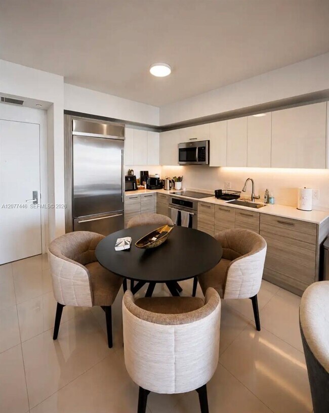 Foto del edificio - 1300 Brickell Bay Dr