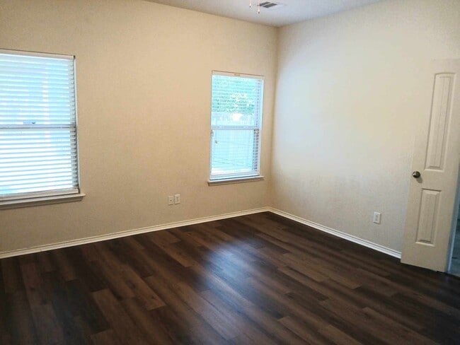 Foto del edificio - 4302 Stanley Park