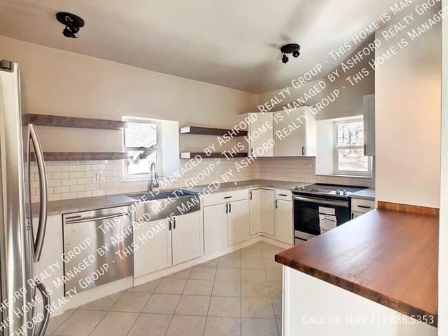 Building Photo - 1132 W Kiowa St