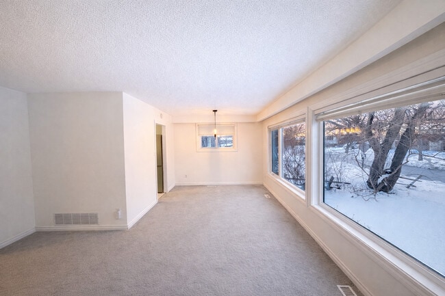 Building Photo - 9 Foord Rd