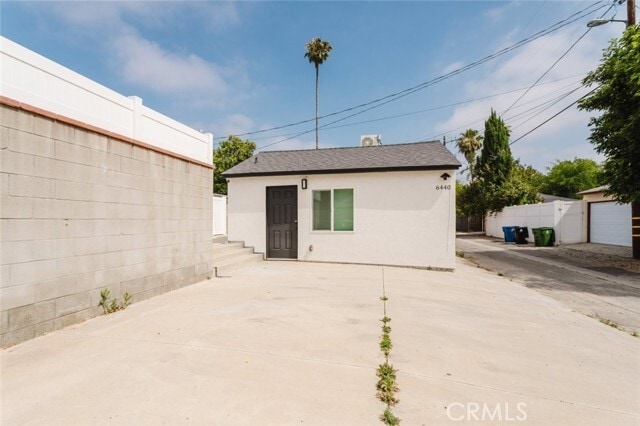 Foto del edificio - 6440 Lindley Ave