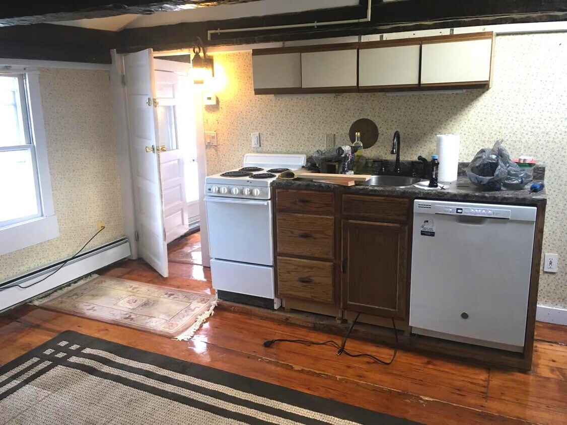 26-3 Kitchen - 26 Market St