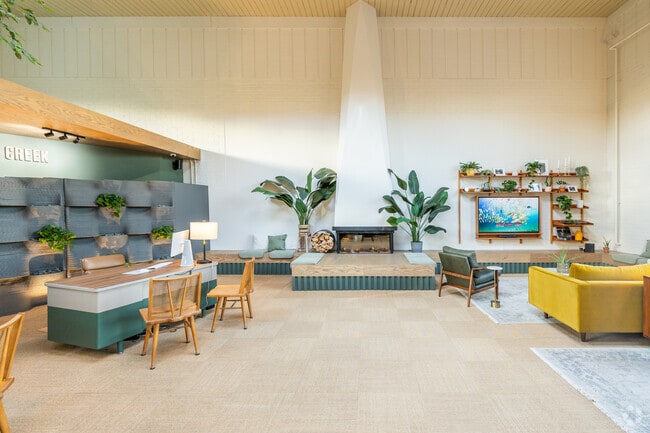 Leasing Office - Tamarack Creek