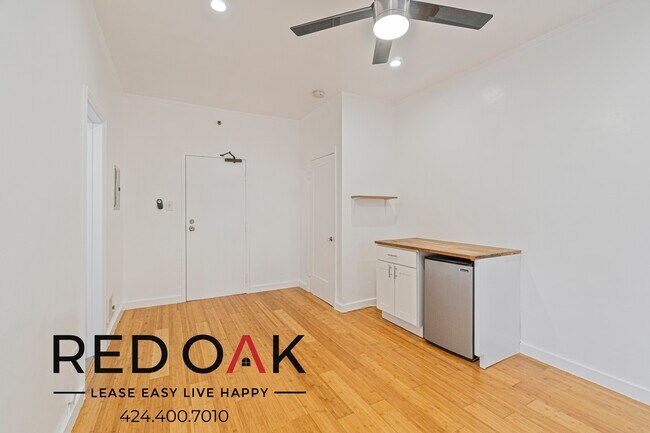 Foto del edificio - ~2 Months FREE~ Cozy Bachelor with Beautif...