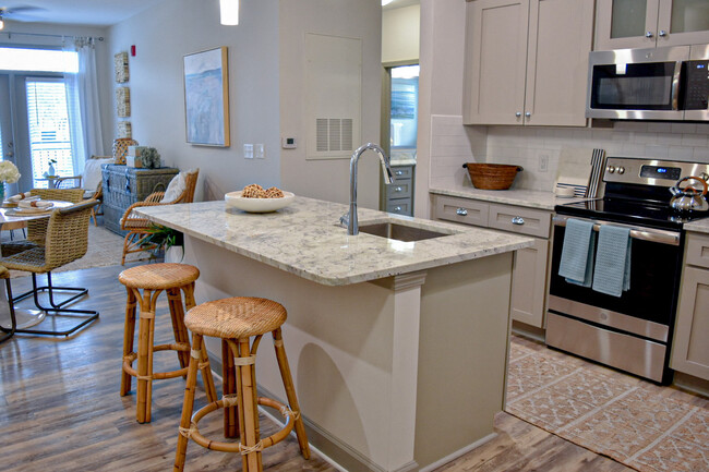 Kitchen Island with Breakfast Bar - Hawthorne at Smith Creek