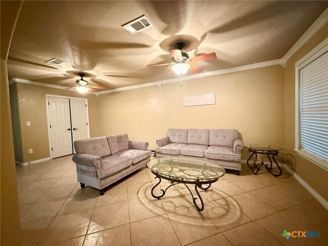 Building Photo - 502 Odom Dr