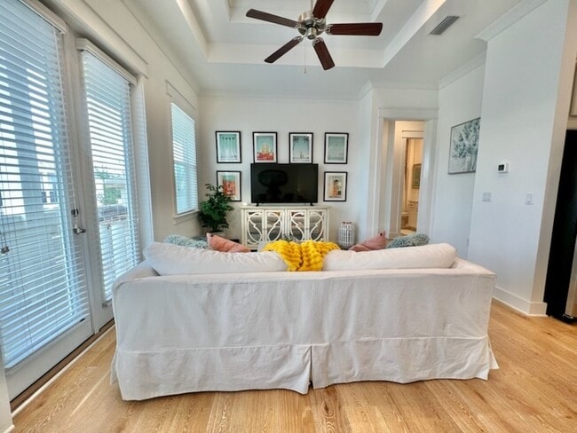 Building Photo - 15 E Milestone Dr