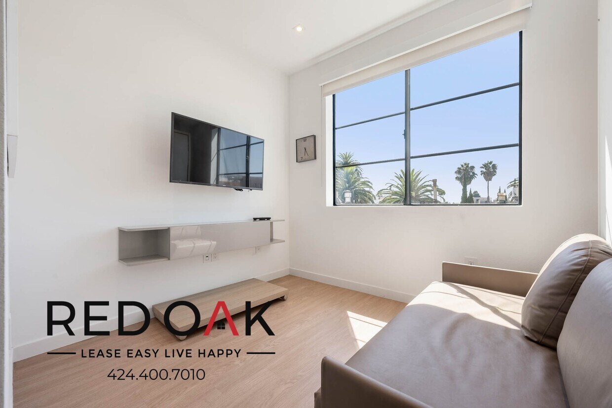 Foto principal - 11649 Mayfield Ave
