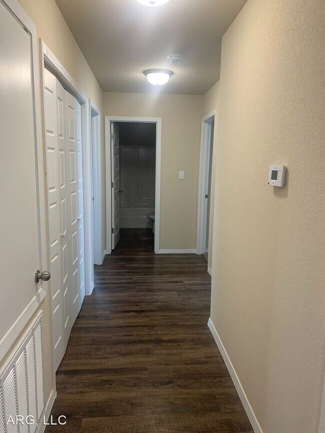 Building Photo - 3 br, 2 bath House - 3506 Edinburgh Drive