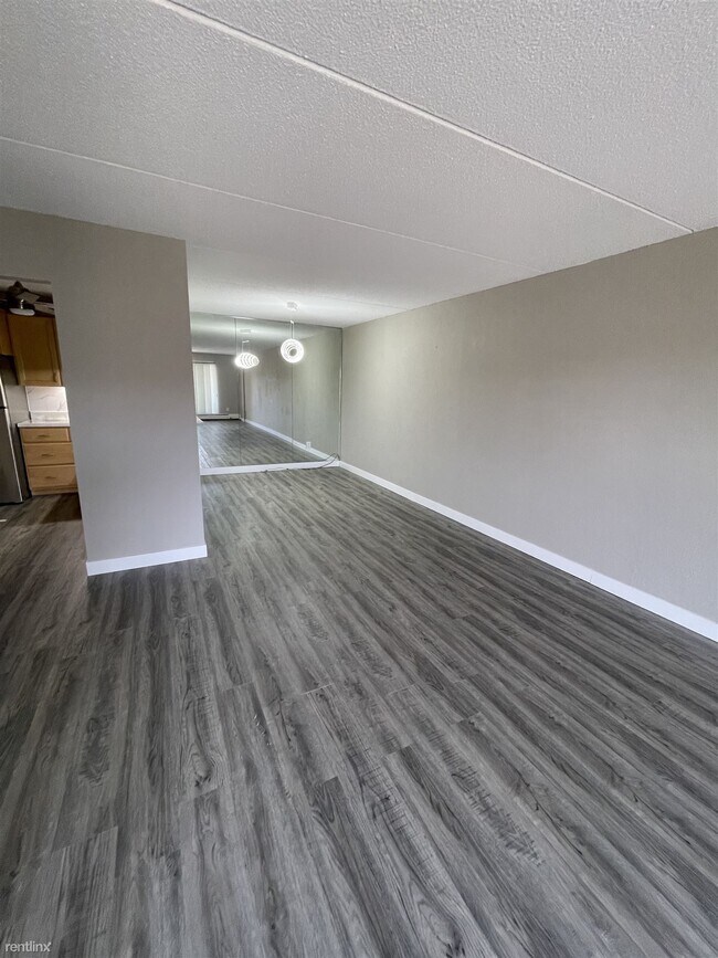 Building Photo - 2 br, 2 bath Condo - 10411 Cedar Lake Road...