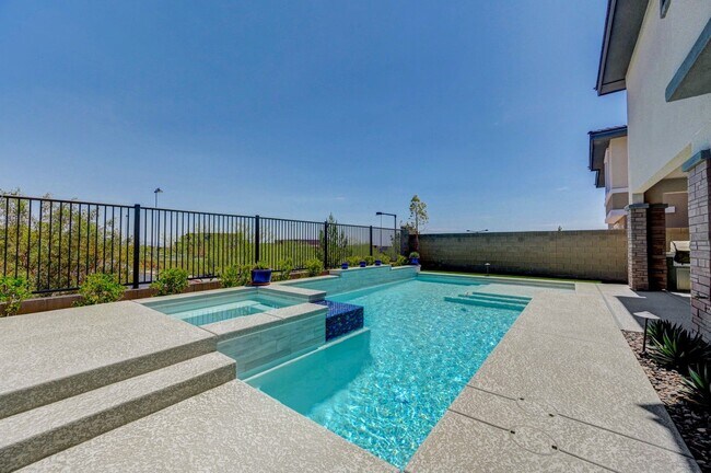 Building Photo - Experience Luxury Summerlin living in this 4 Bedroom, 2 Story Property with Sparkling Pool!