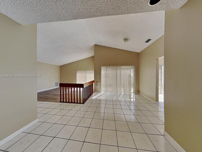 Foto del edificio - 18922 NW 80th Ct
