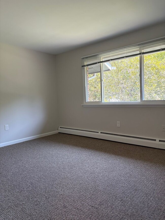 Foto del edificio - 2 Bedroom Townhouse Apartment