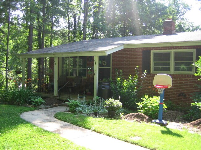 Building Photo - 380 Royal Pines Dr