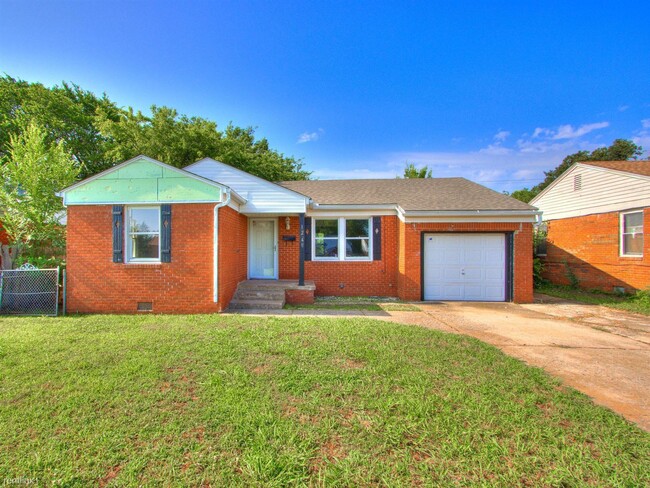 Building Photo - 2 br, 1 bath House - 1240 Northeast 42nd S...