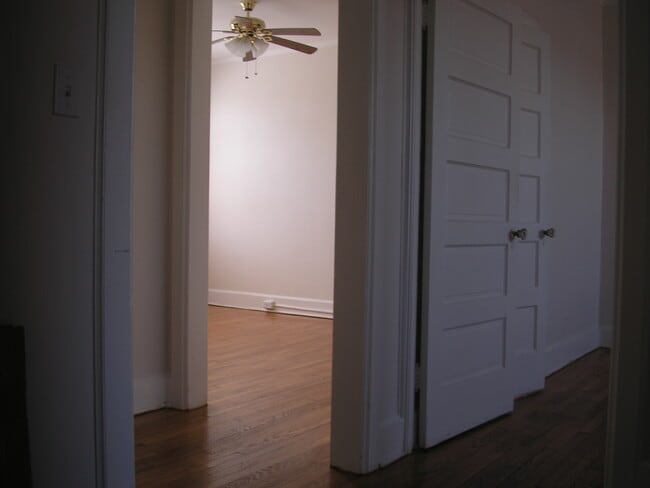 Building Photo - 1008 Brandon Ave