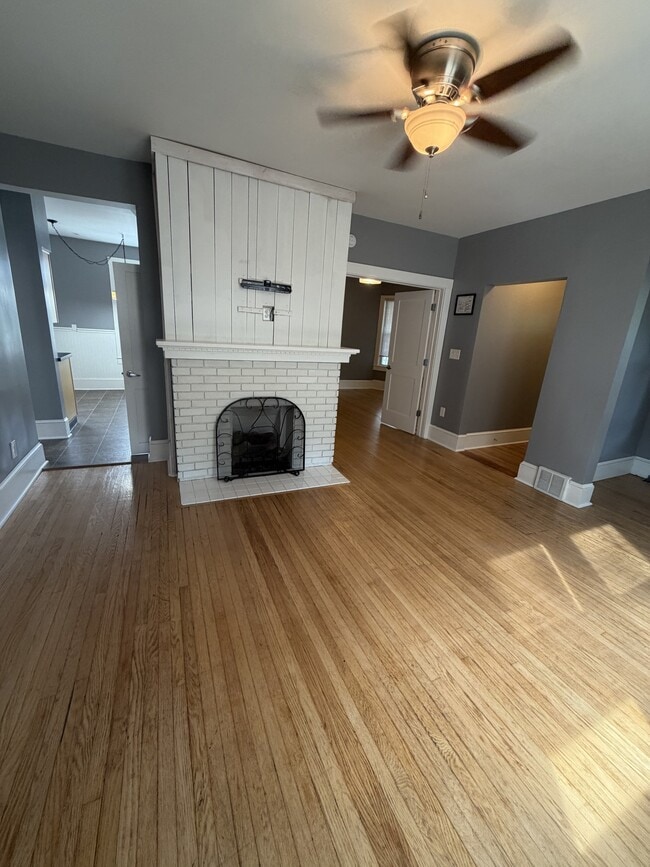 Building Photo - 2160 Alger Rd