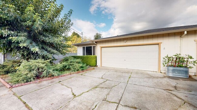 Building Photo - 4355 Hoen Ave